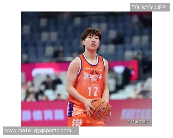 NBA明星化身学生在校园篮球场上展现风采引发热议